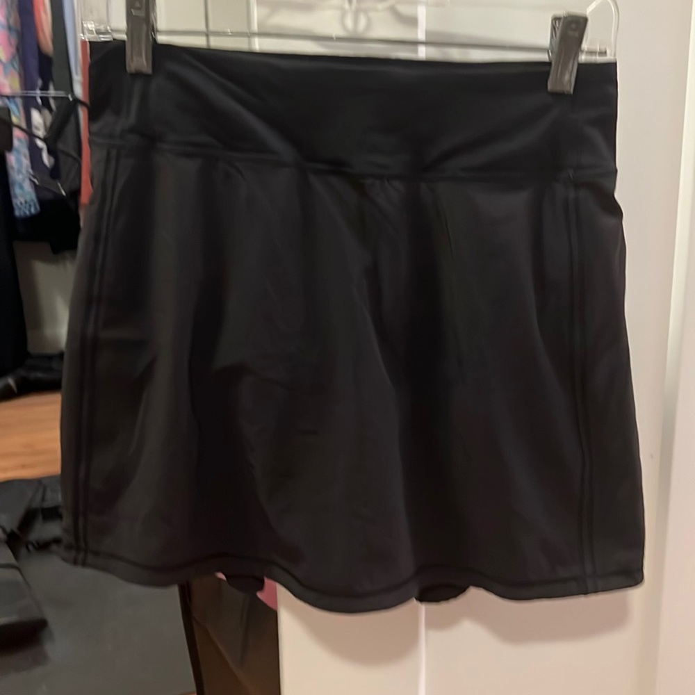 Lululemon exercise skirt/skort Size 4